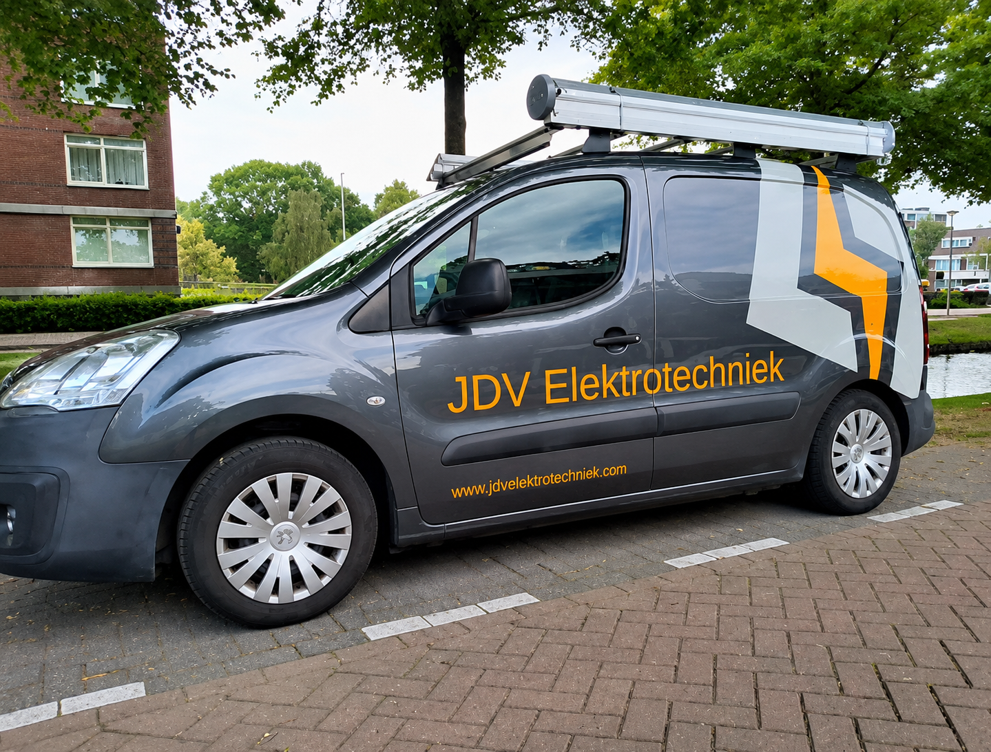 JDV Elektrotechniek Bus
