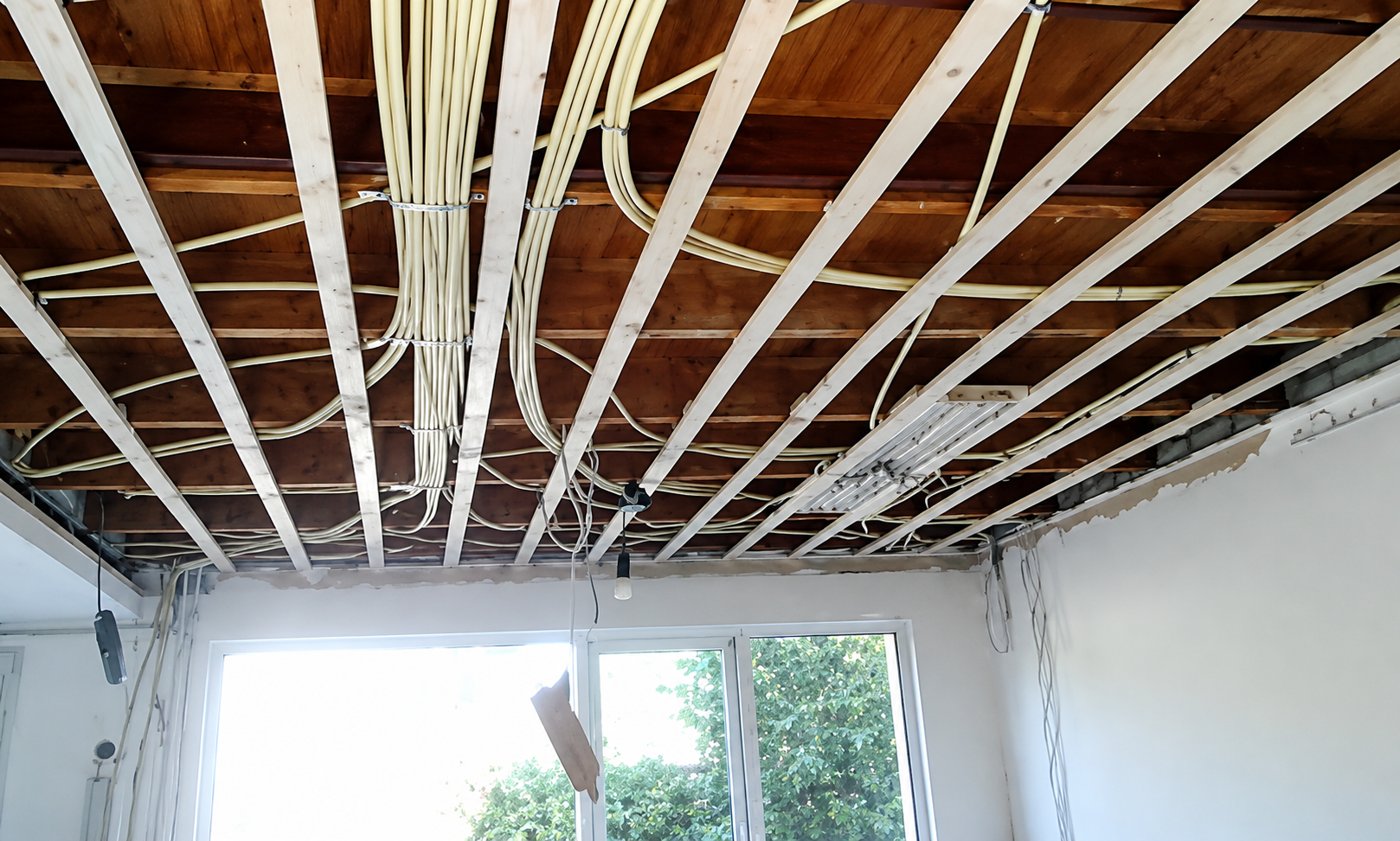 Plafond leidingen renovatie